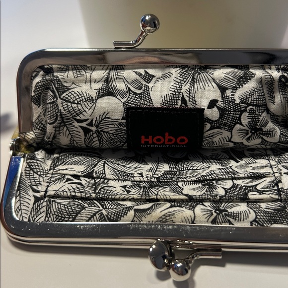 HOBO Yellow Leather Wallet with silver metal hardwate - Picture 7 of 12